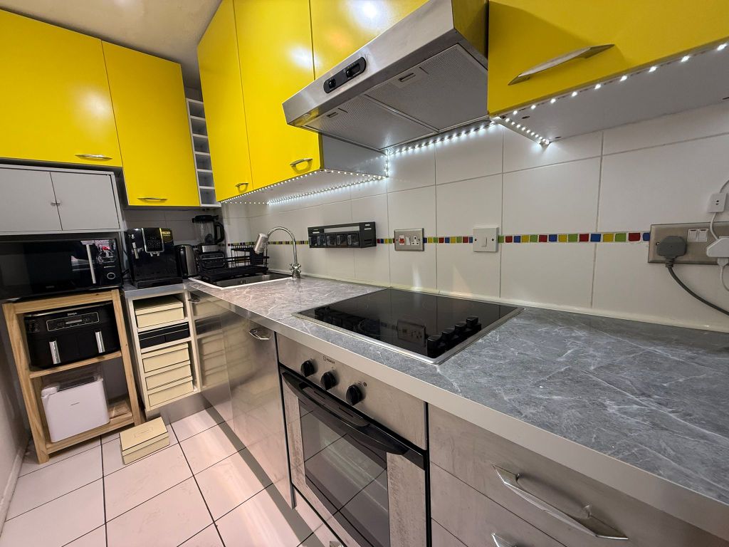 Property photo 2 of 17 Kitchen