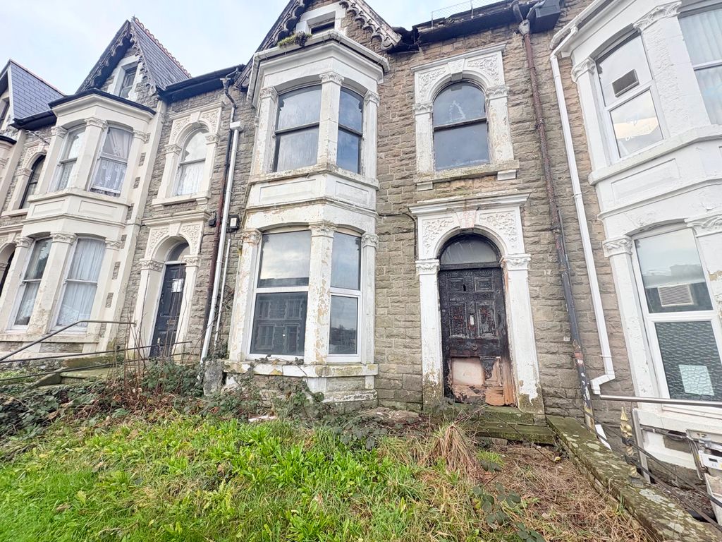 Property photo 2 of 11