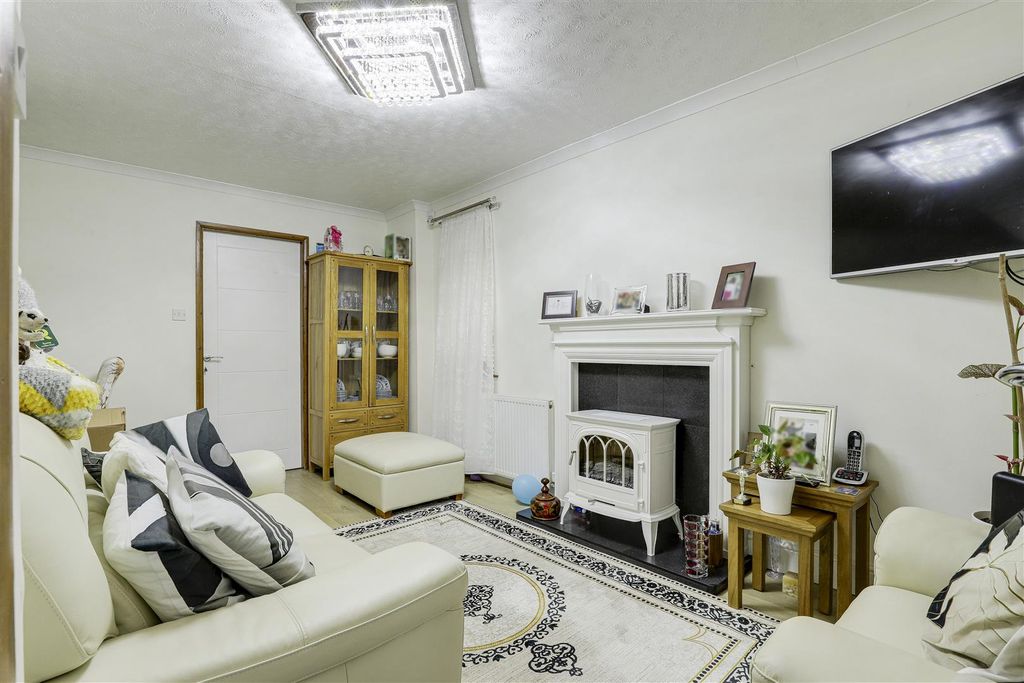 Property photo 3 of 12 02.Jpg