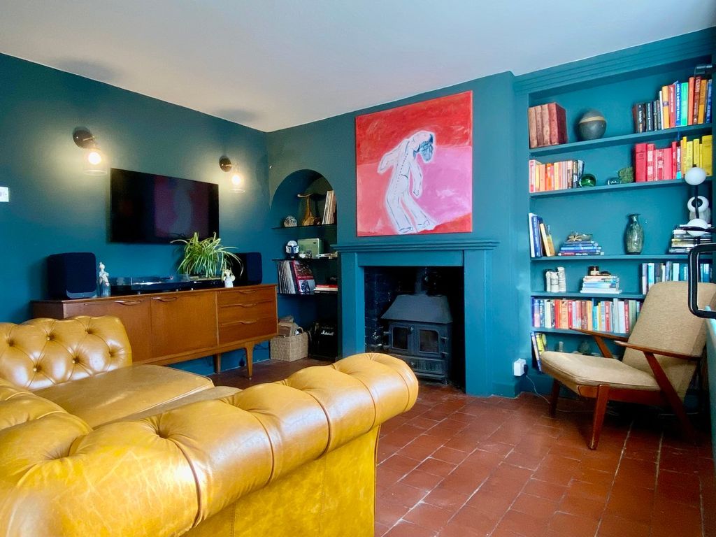 Property photo 3 of 16