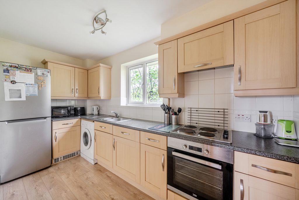 Property photo 2 of 17 1440691-14-69d7A4...