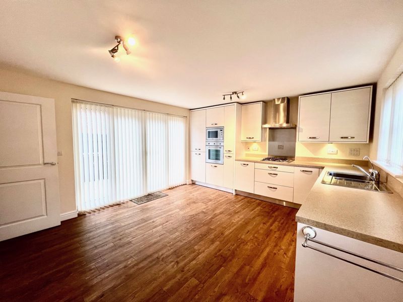 Property photo 1 of 19 Kitchen