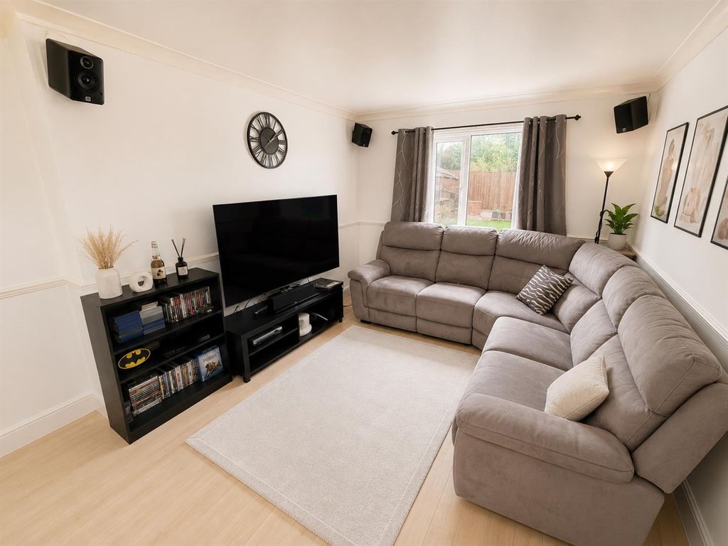 Property photo 3 of 18 Lounge2.Png