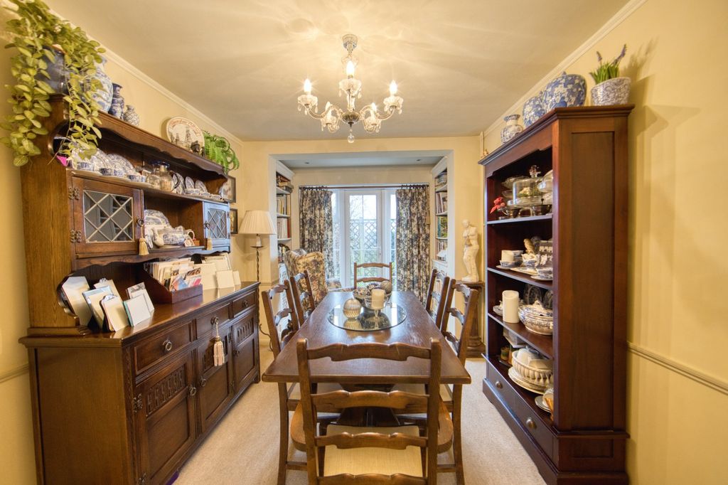 Property photo 3 of 14 Picture 3