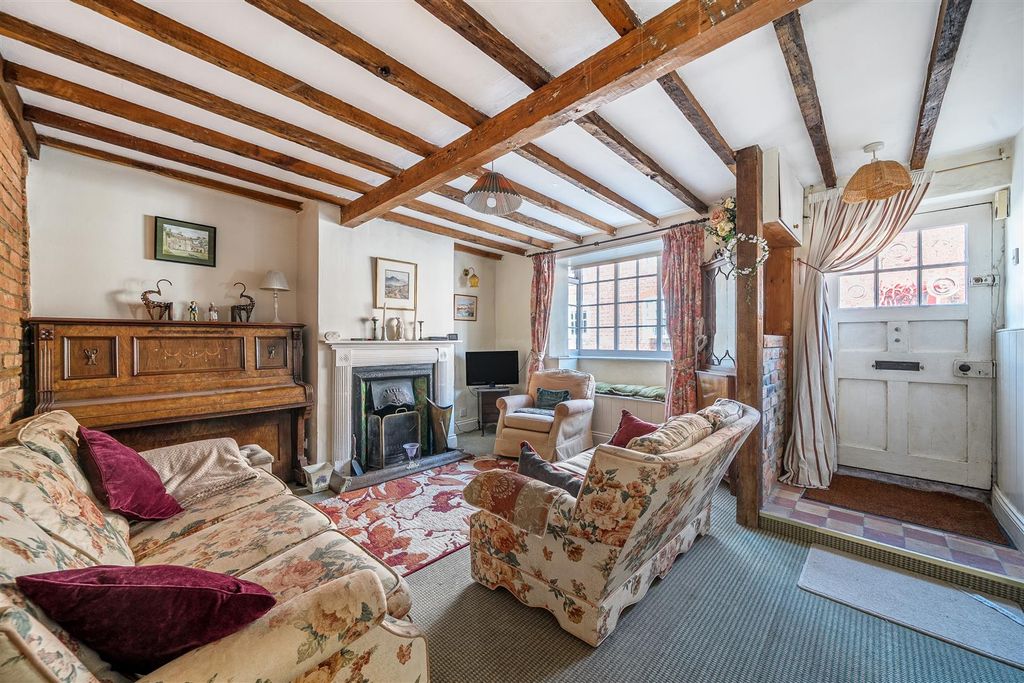 Property photo 2 of 11 Sitting Room
