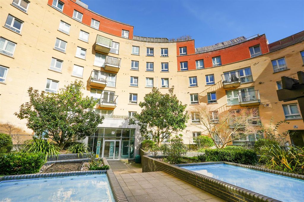 Property photo 3 of 17 Vizion7 F13 - Cy.Jpg