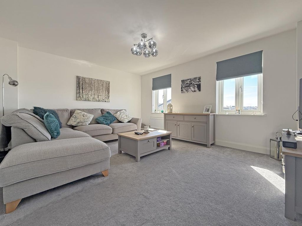 Property photo 3 of 22 Pandora Grove 17 - Living Room.Jpg