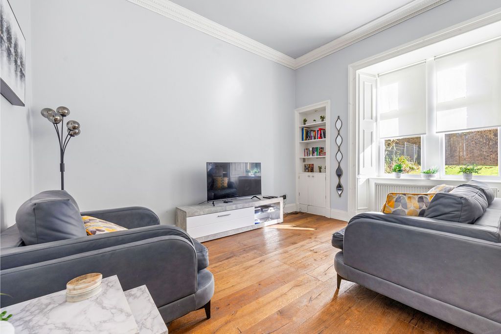 Property photo 2 of 16 28Lindonstreet11