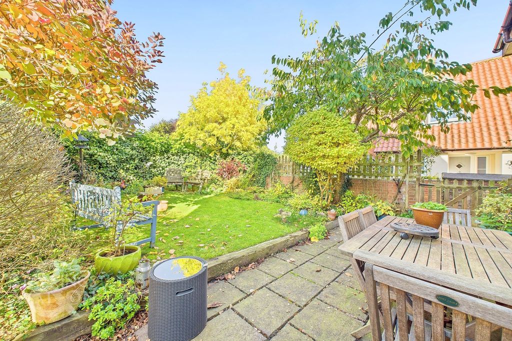 Property photo 2 of 19