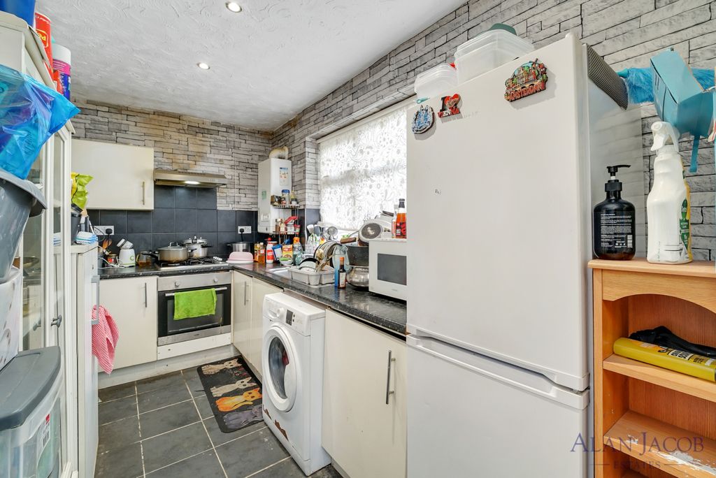 Property photo 2 of 16