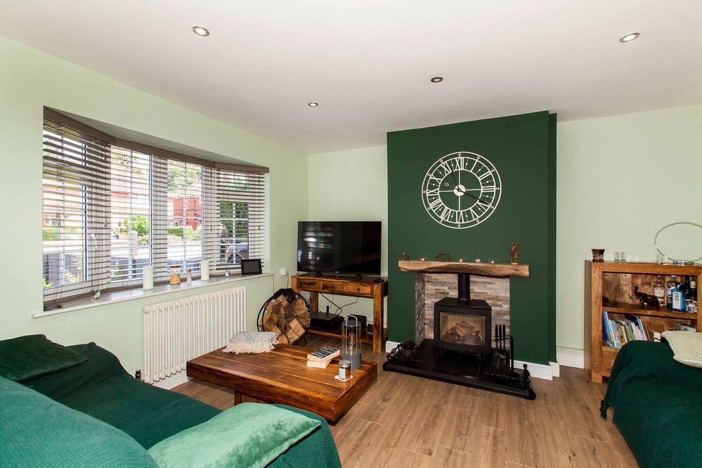 Property photo 2 of 46