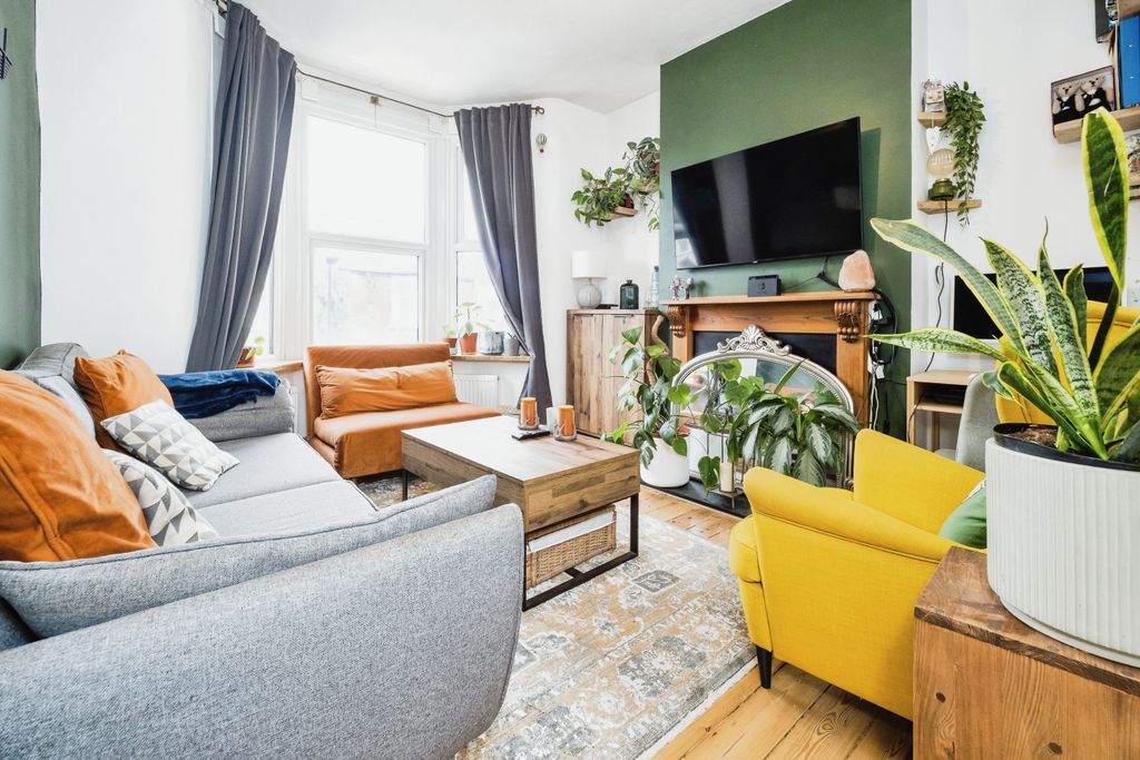 Property photo 2 of 17 Photography