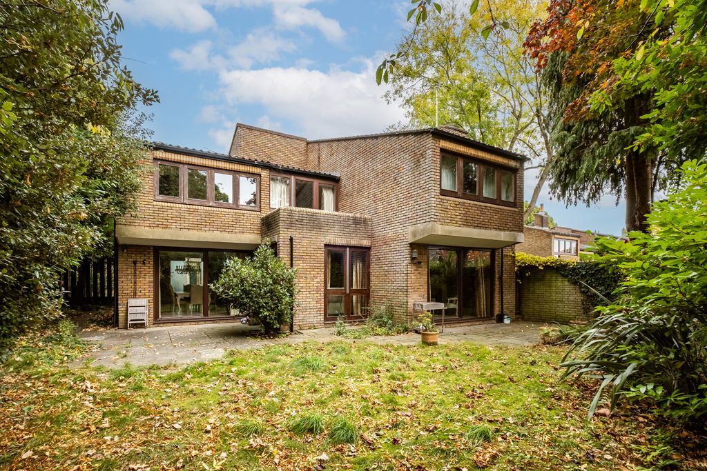 Property photo 1 of 34