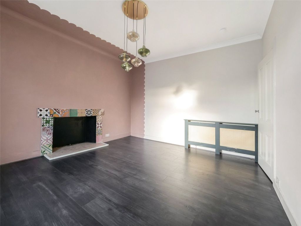 Property photo 3 of 22 Picture No. 05