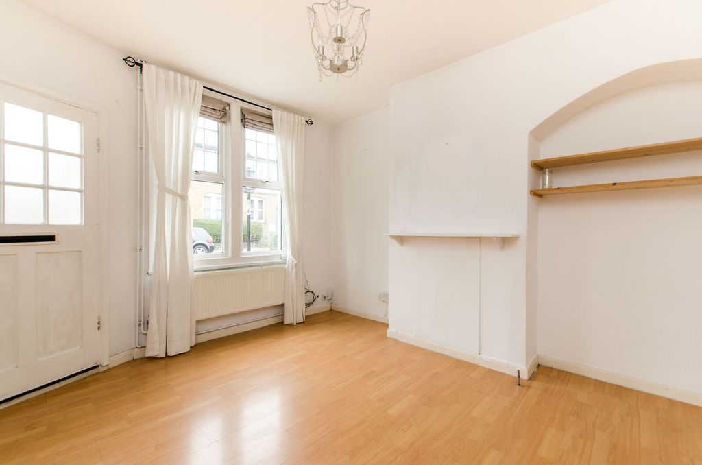Property photo 2 of 9