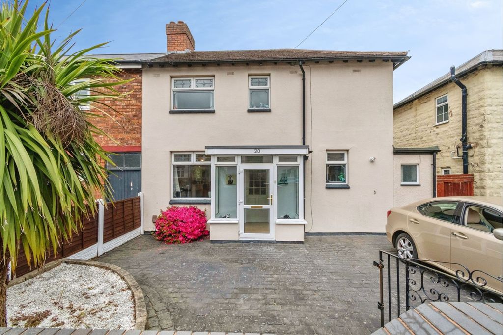 Property photo 1 of 18