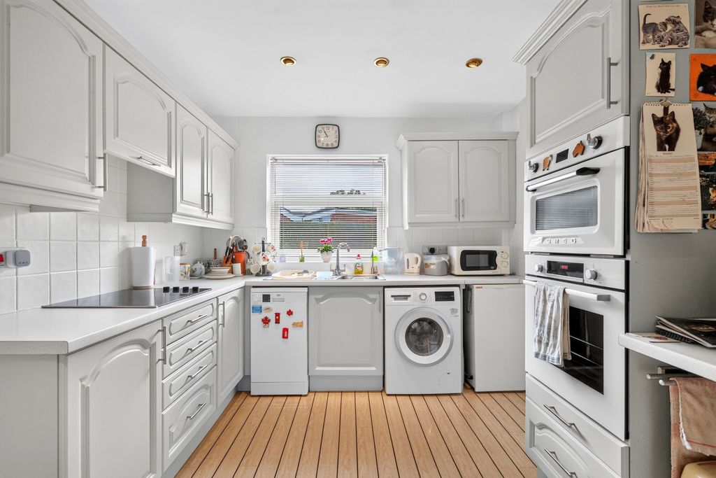 Property photo 2 of 27 Pbox-Img.Jpg