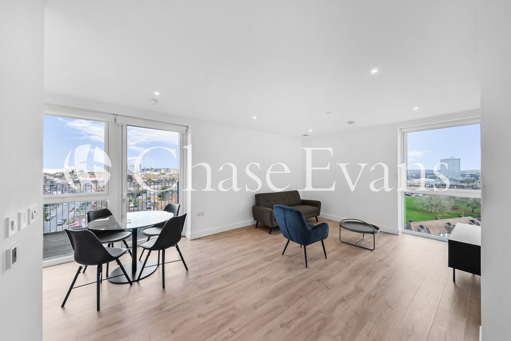 Property photo 1 of 18 Living Area