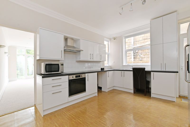 Property photo 3 of 28 Kitchen