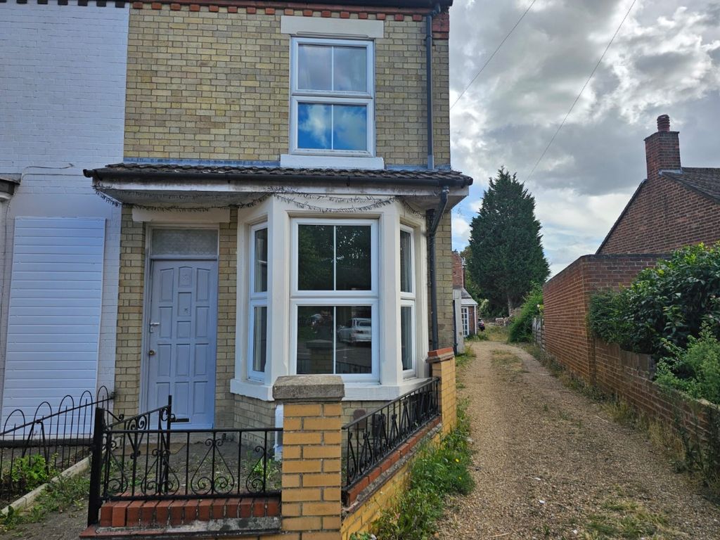 Property photo 1 of 11