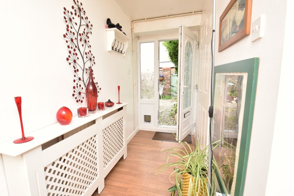 Property photo 2 of 19 Seddons Tiverton