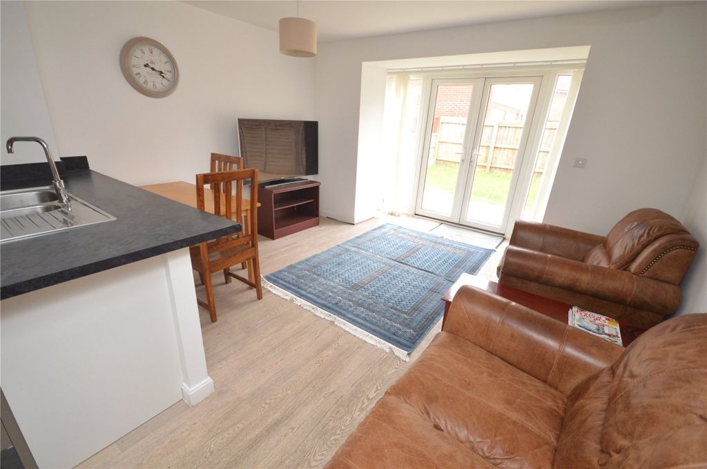 Property photo 2 of 18 Living Room