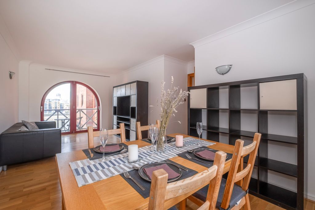 Property photo 2 of 9 2