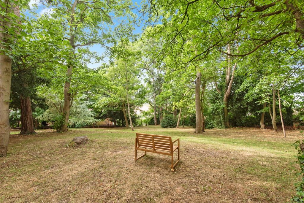 Property photo 2 of 17 Property Gounds