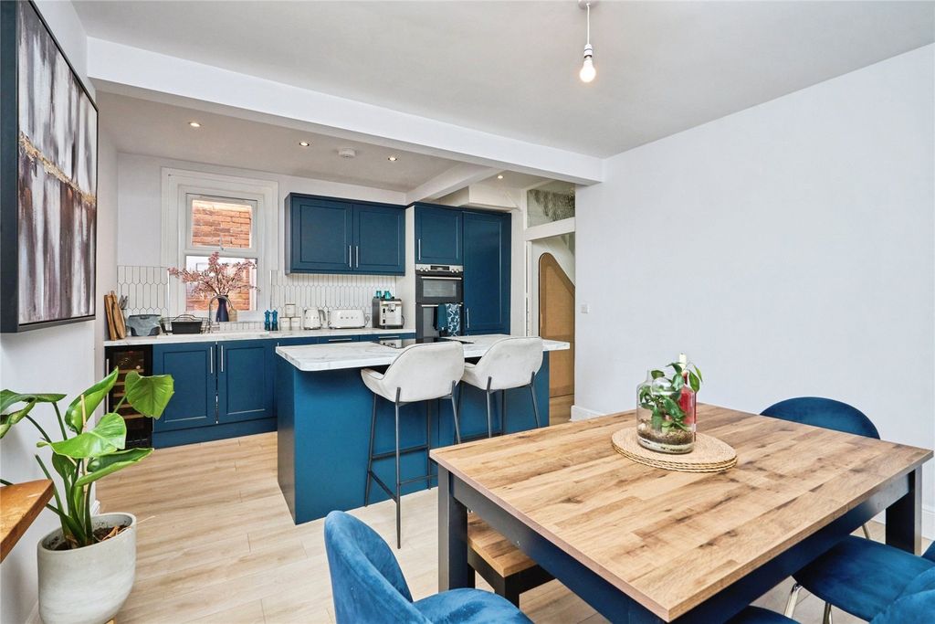 Property photo 3 of 17 Kitchen/Diner