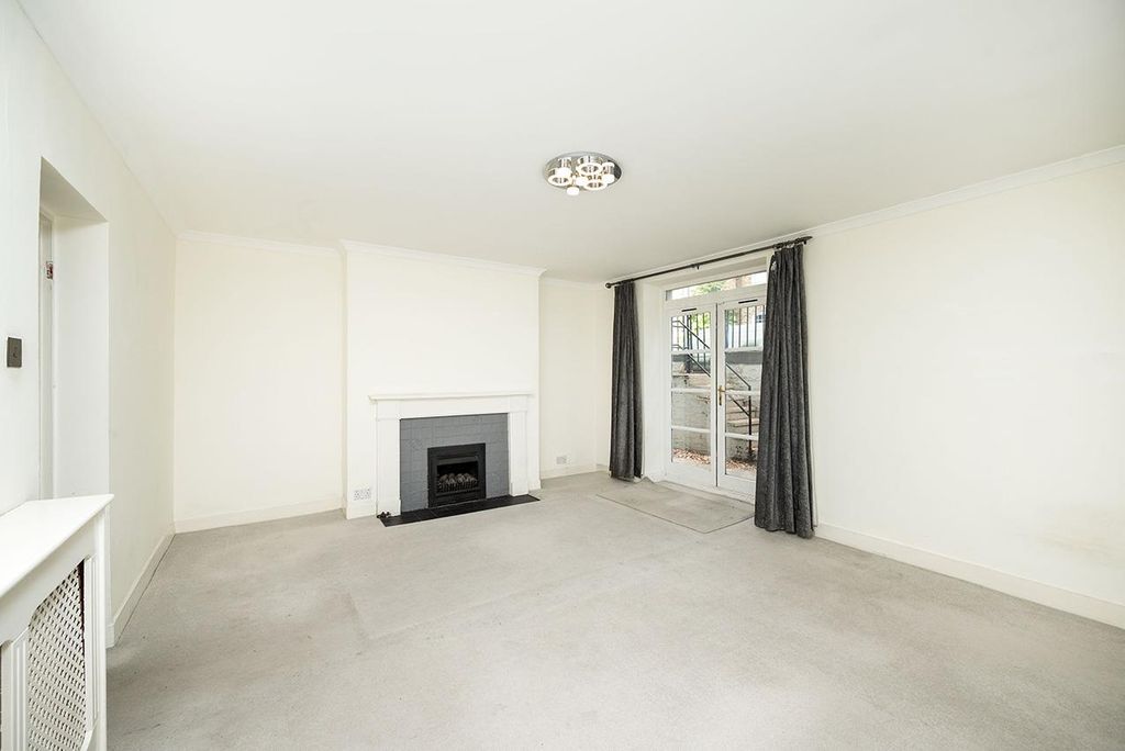 Property photo 3 of 16 W03.Jpg