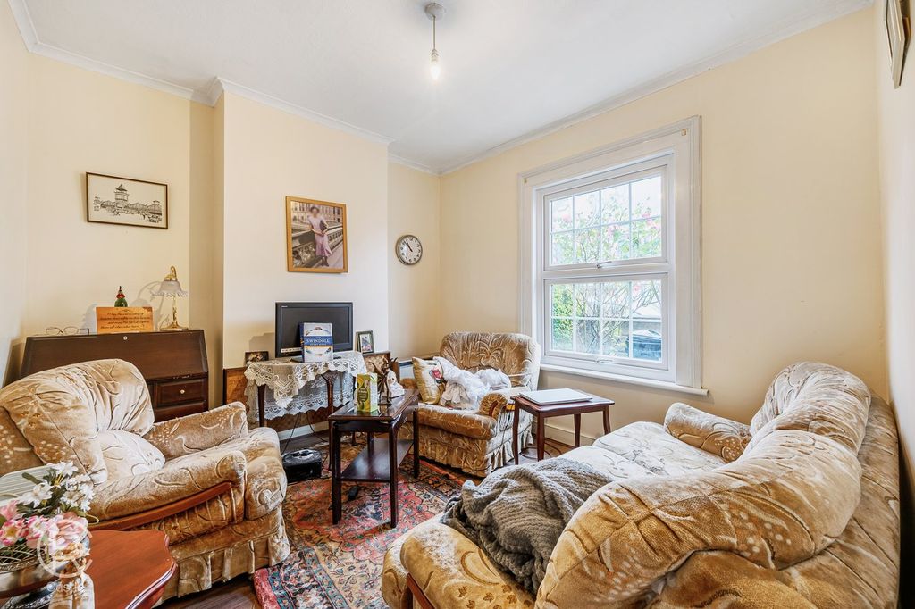 Property photo 2 of 9