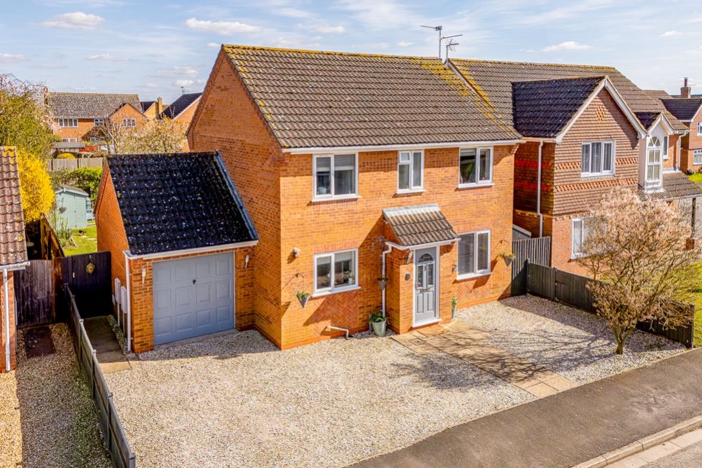 Property photo 1 of 29 2 St Marys Gardens (Cowbit)-1