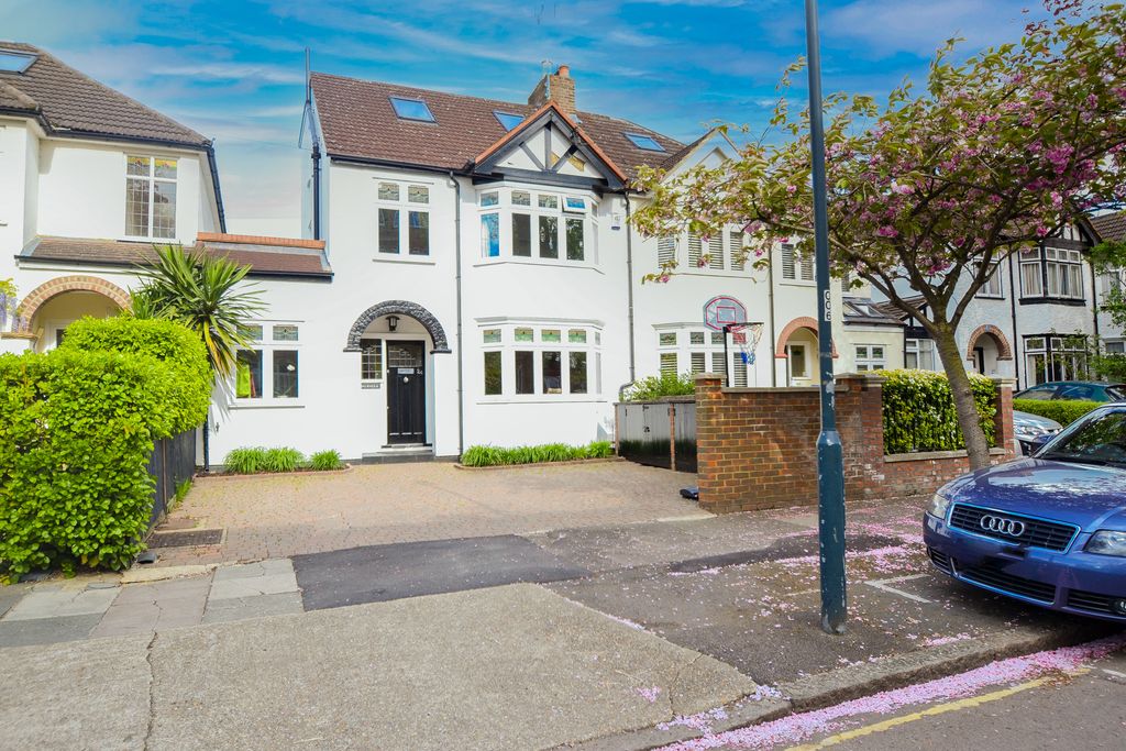 Property photo 2 of 16