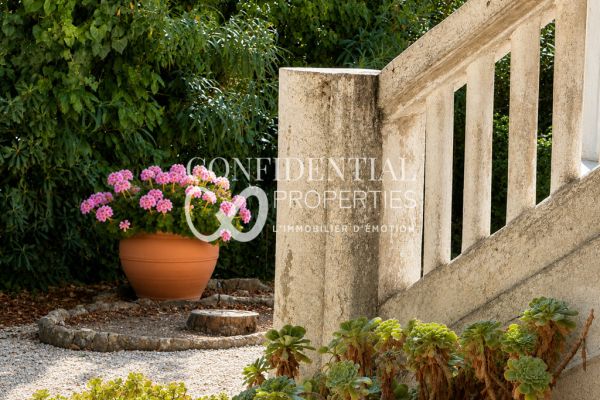 Property photo 2 of 3