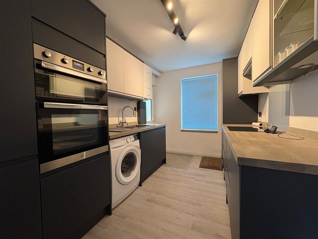 Property photo 1 of 7 45Reeves4.Jpg