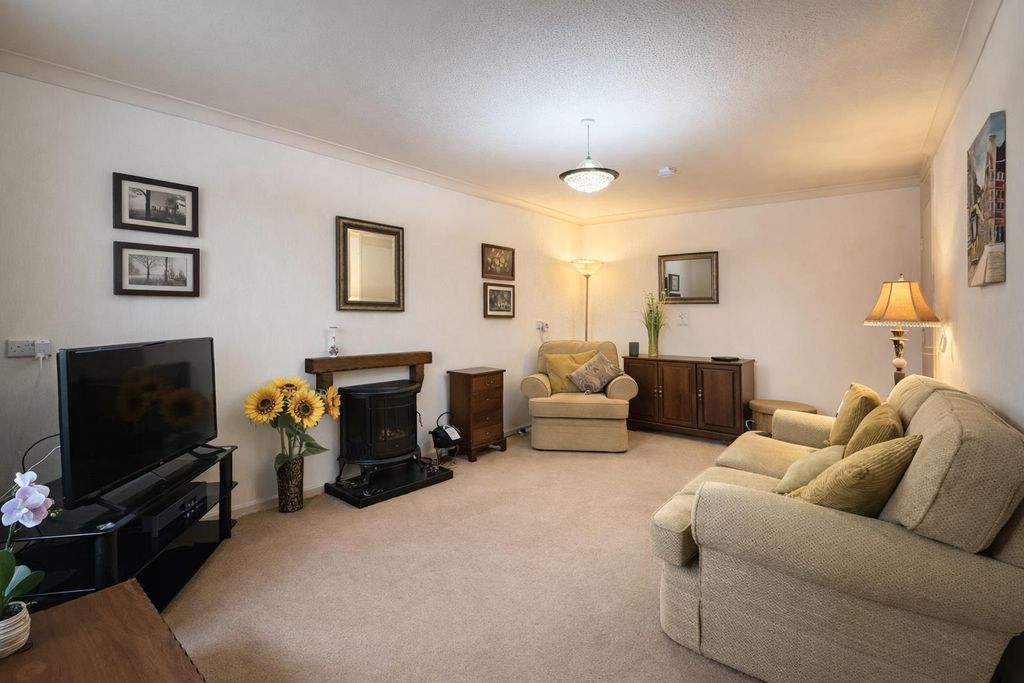 Property photo 3 of 8