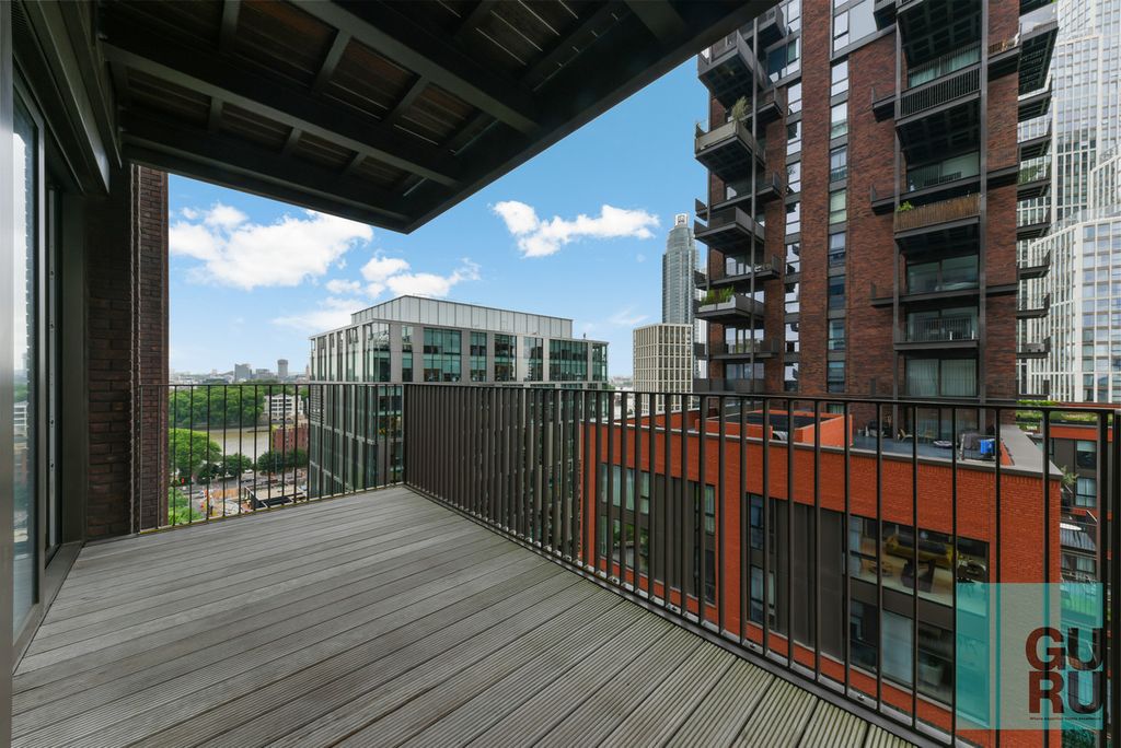 Property photo 2 of 25