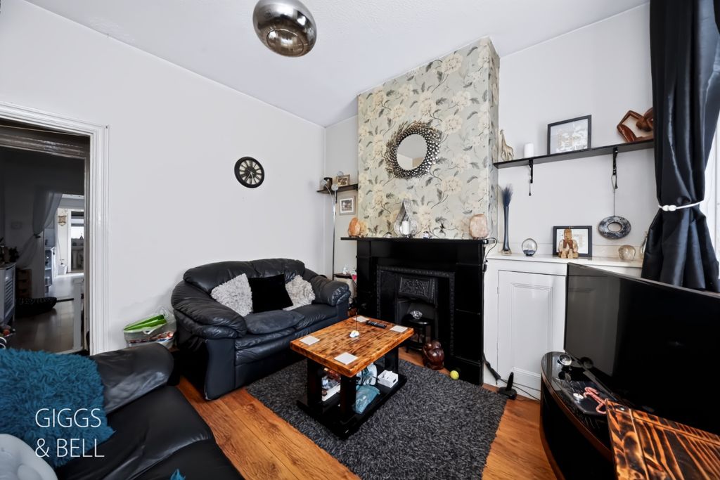 Property photo 3 of 17 5542422
