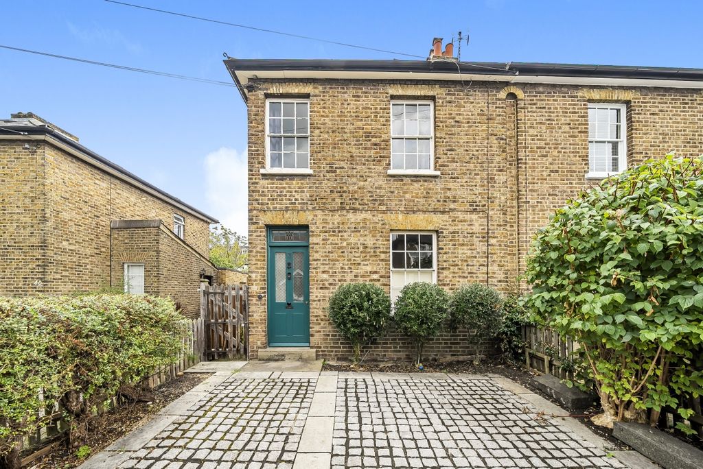 Property photo 1 of 8 1037083 (1)