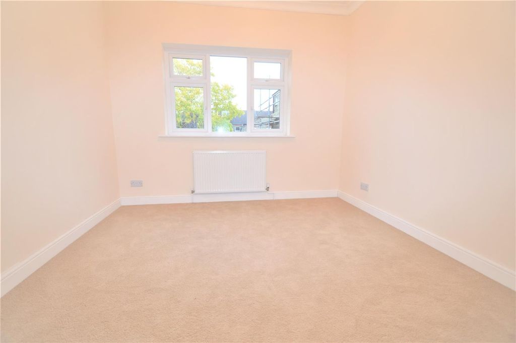 Property photo 3 of 3 Harlesden Rd Rm3