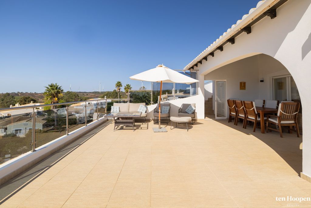 Property photo 2 of 30