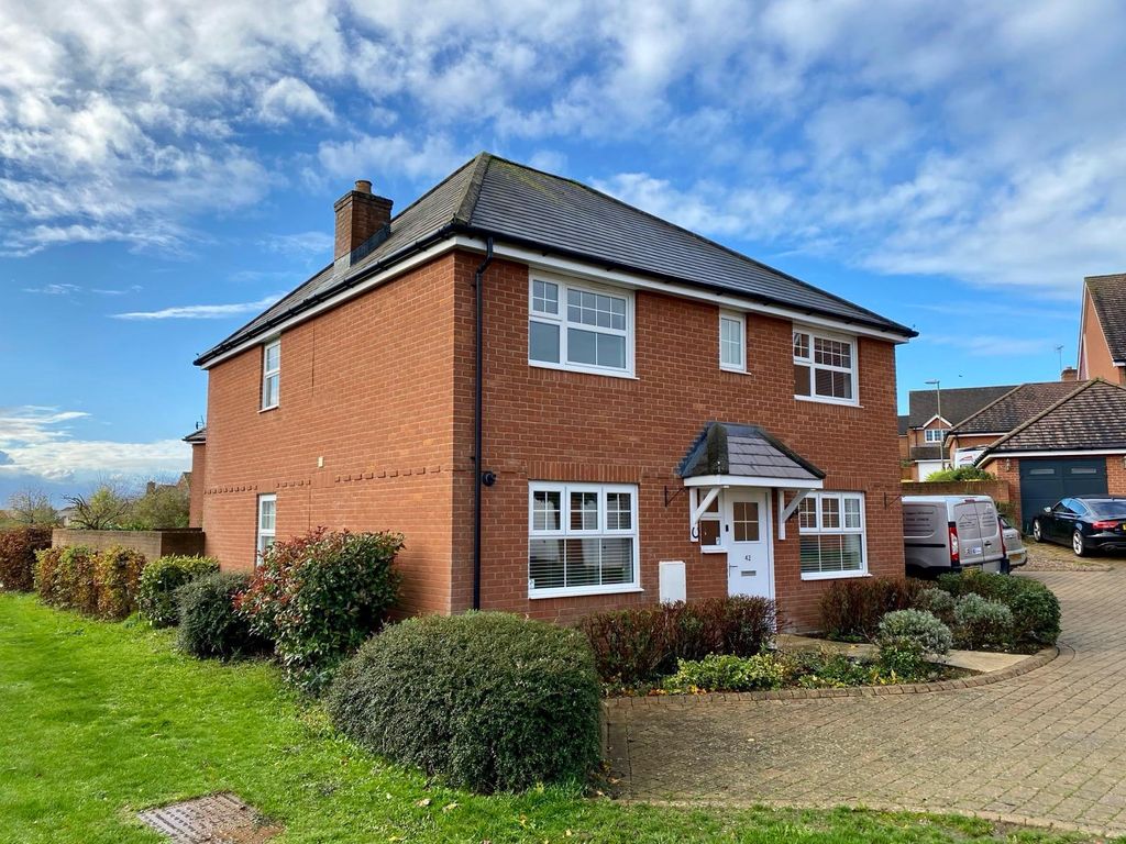 Property photo 1 of 19 Front