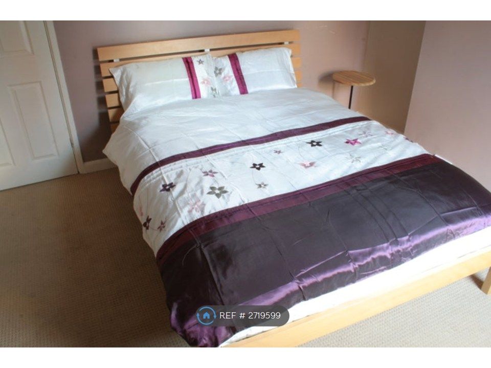 Property photo 1 of 5 Double Bedroom