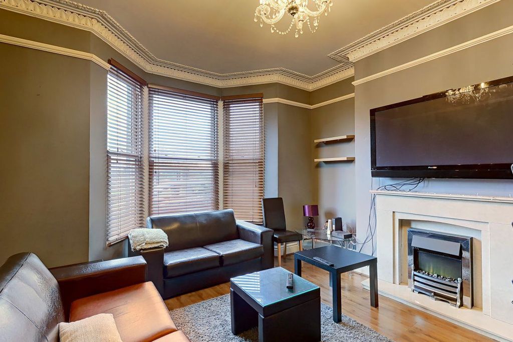 Property photo 2 of 37