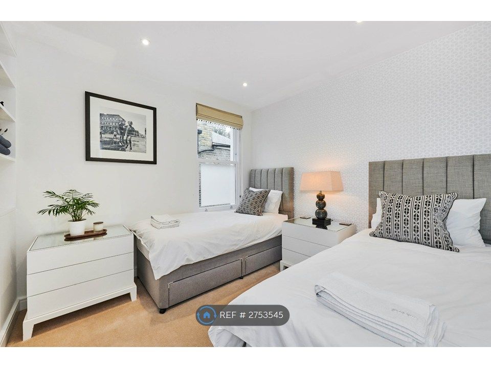 Property photo 2 of 28