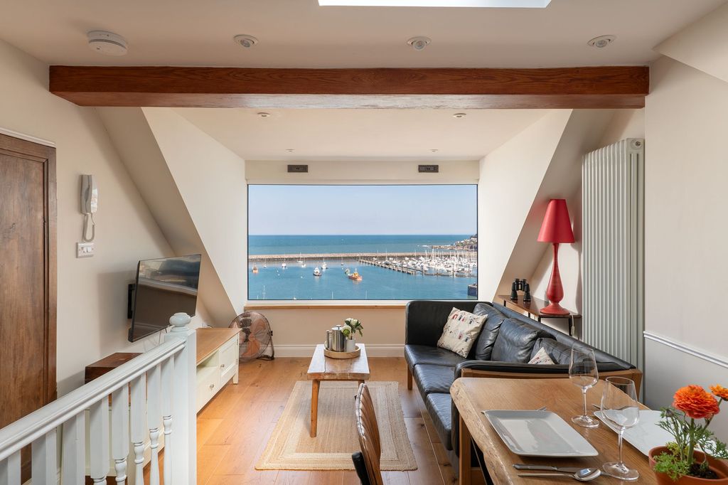 Property photo 2 of 12 8 Sea View Terrace, Brixham