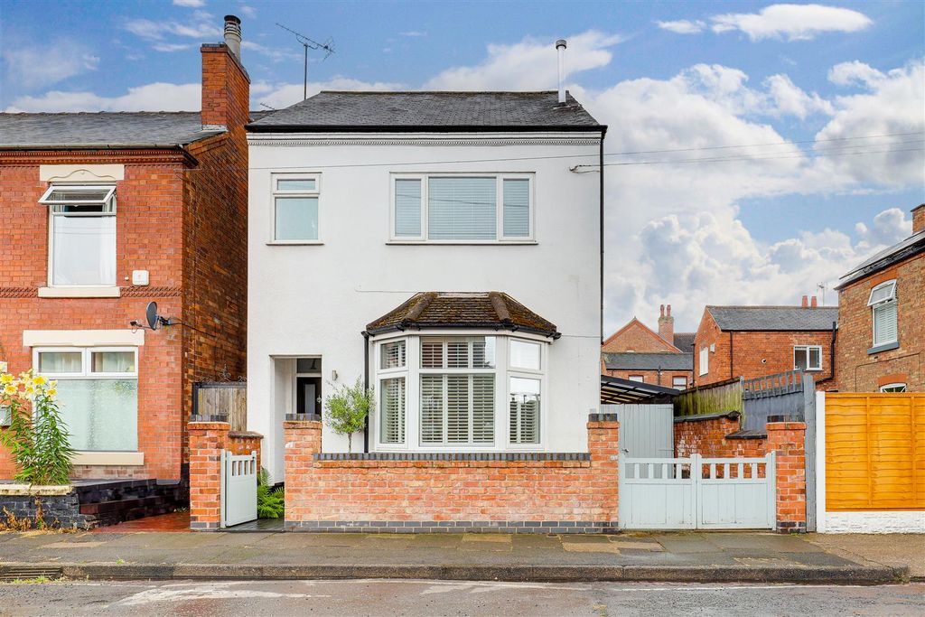 Property photo 1 of 21 2493.Jpg