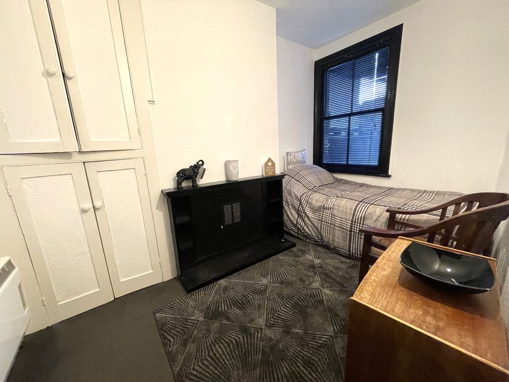 Property photo 1 of 2 Image