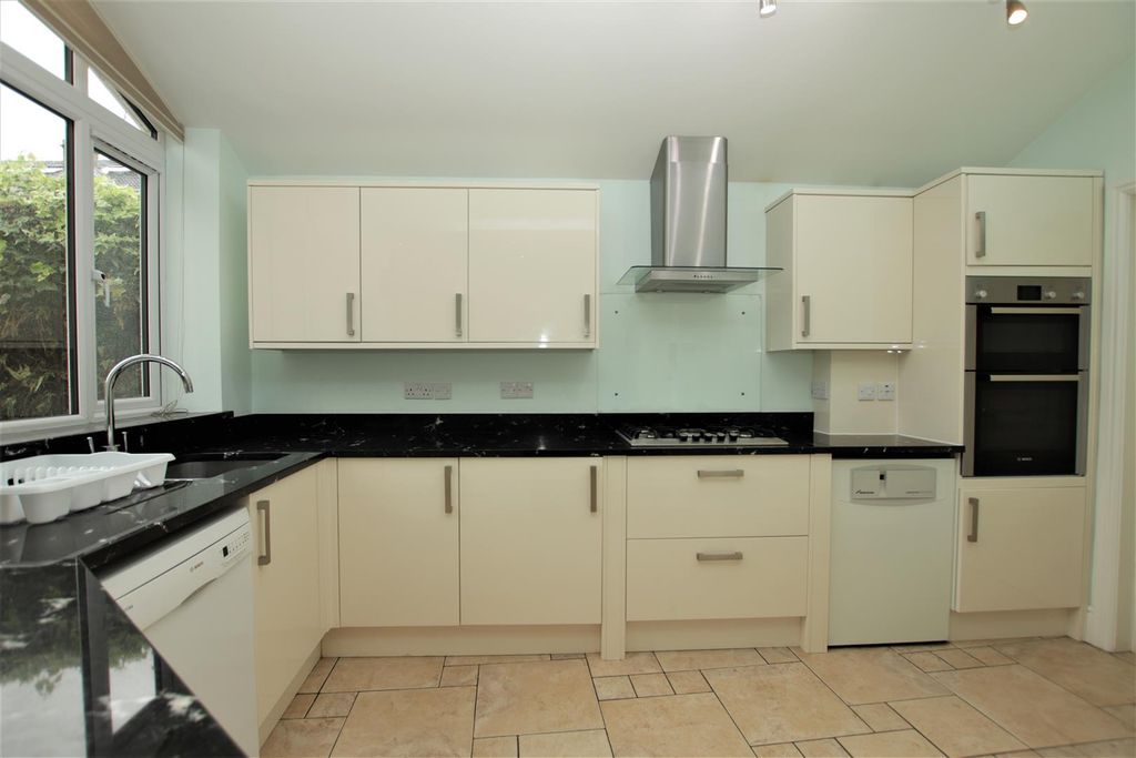 Property photo 2 of 14 Kitchen.Jpg