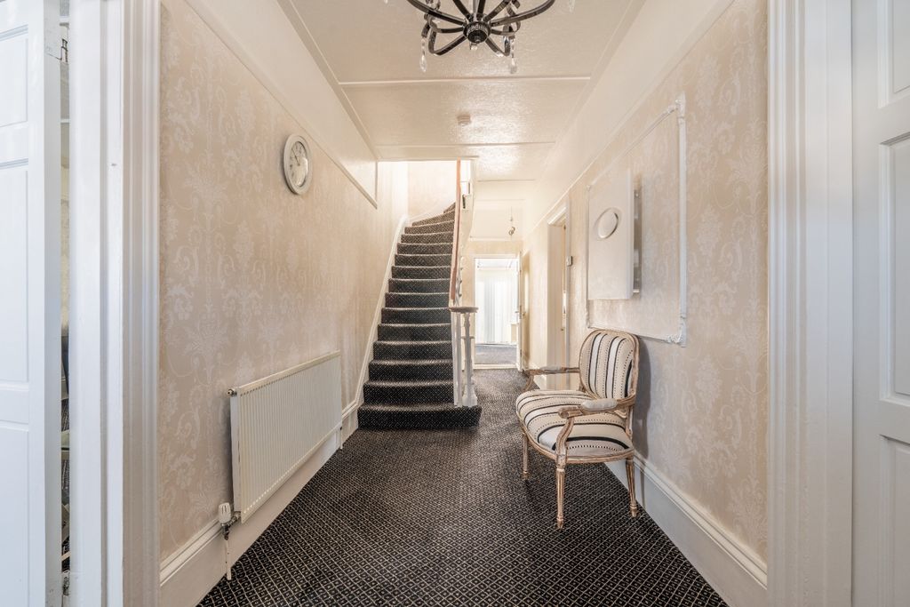 Property photo 2 of 27 3342662